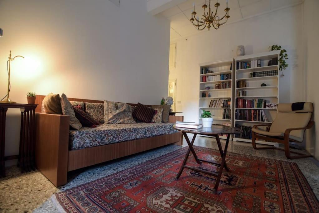 Cozy Apartment With Private Garden - City Center - Florence Ngoại thất bức ảnh