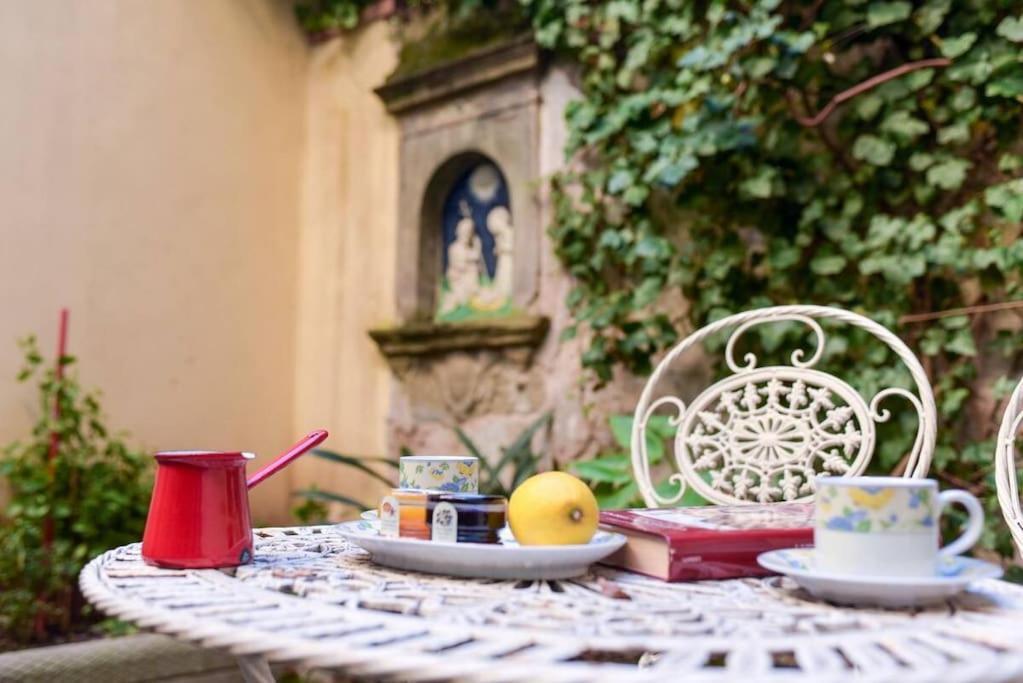 Cozy Apartment With Private Garden - City Center - Florence Ngoại thất bức ảnh