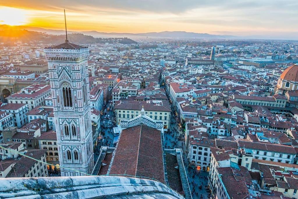 Cozy Apartment With Private Garden - City Center - Florence Ngoại thất bức ảnh