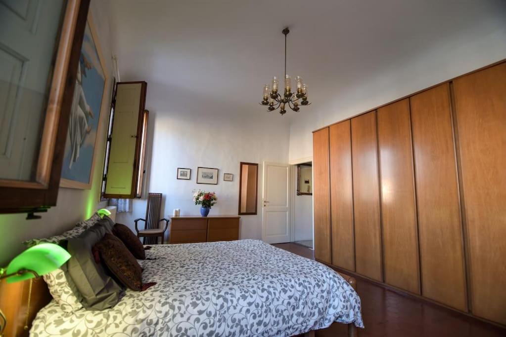 Cozy Apartment With Private Garden - City Center - Florence Ngoại thất bức ảnh