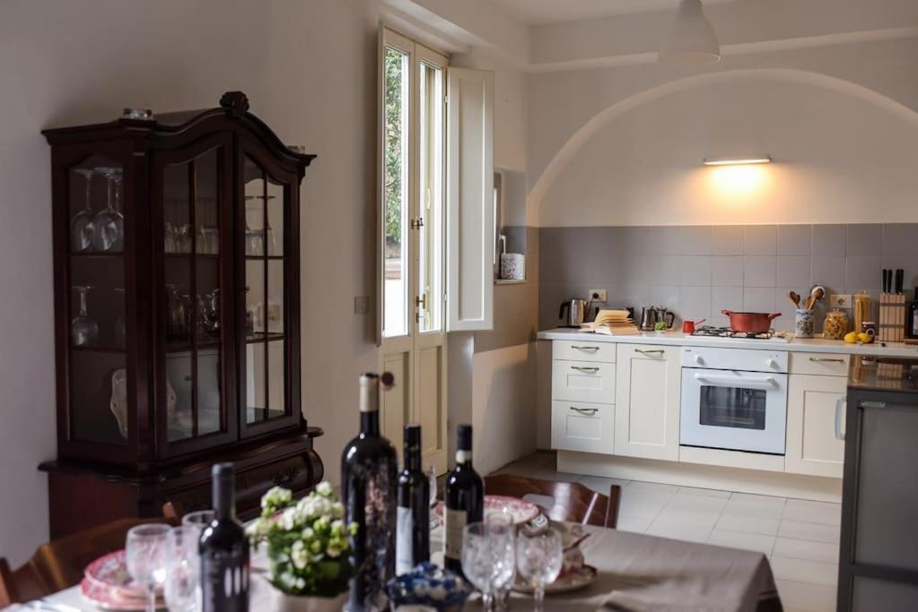 Cozy Apartment With Private Garden - City Center - Florence Ngoại thất bức ảnh